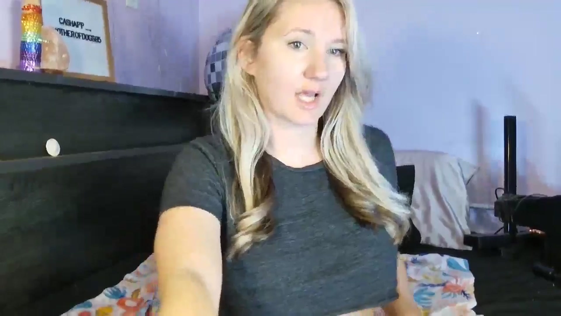 Gallery image thumbnail from EmmaHaze's myfreecams stream on, 03/12/2025, 03:35 image 12 of 20