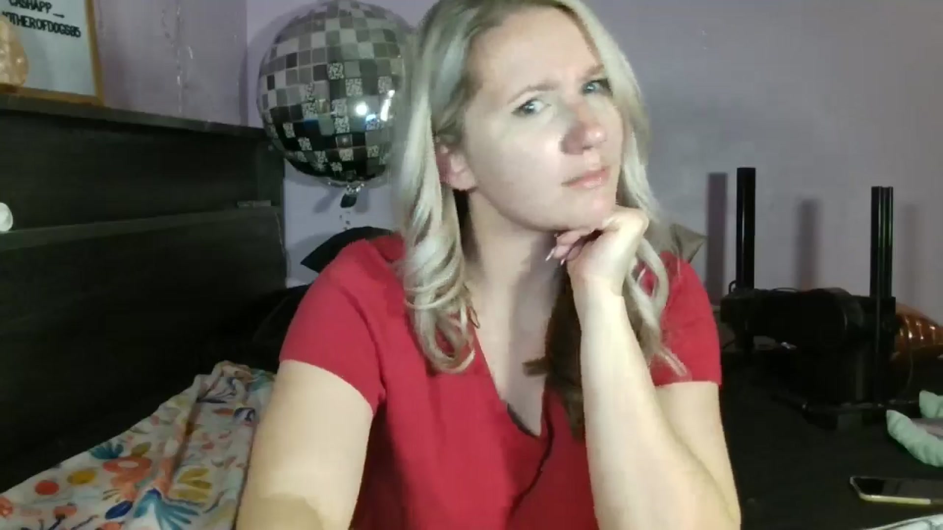 Gallery image thumbnail from EmmaHaze's myfreecams stream on, 03/13/2025, 04:04 image 17 of 20