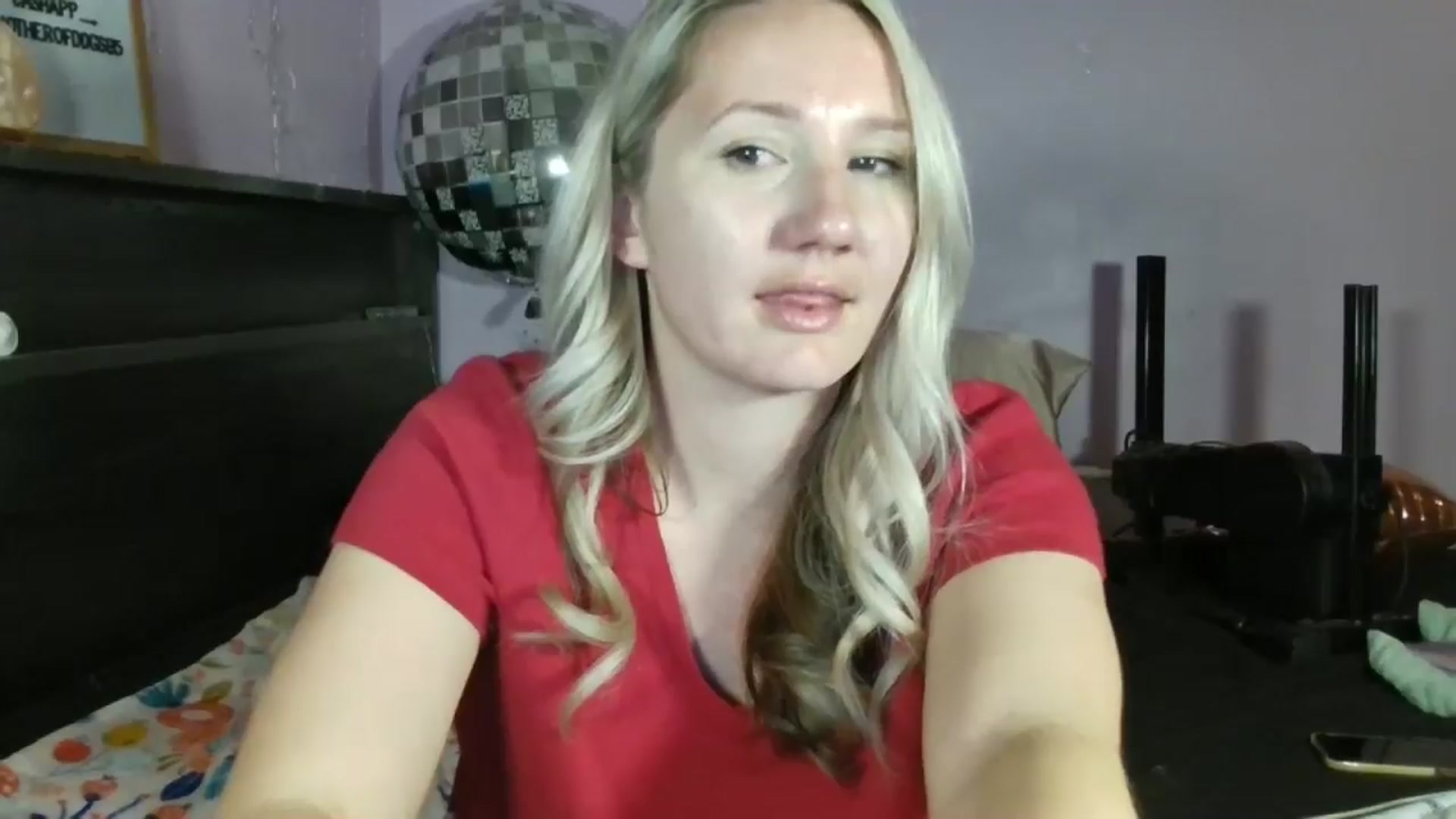 Gallery image thumbnail from EmmaHaze's myfreecams stream on, 03/13/2025, 04:04 image 18 of 20