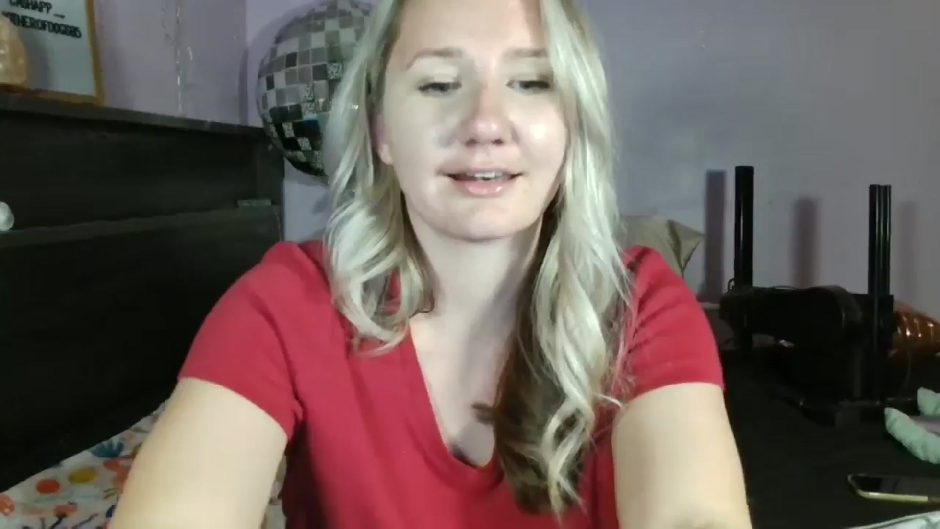 Gallery image thumbnail from EmmaHaze's myfreecams stream on, 03/13/2025, 04:04 image 14 of 20
