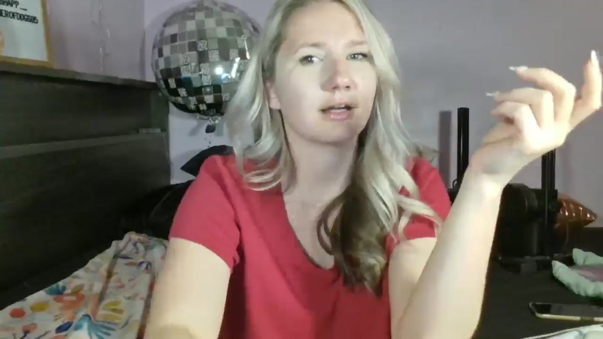 Gallery image thumbnail from EmmaHaze's myfreecams stream on, 03/13/2025, 04:04 image 6 of 20