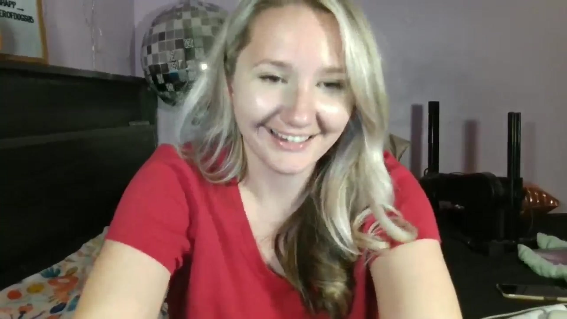 Gallery image thumbnail from EmmaHaze's myfreecams stream on, 03/13/2025, 04:04 image 4 of 20