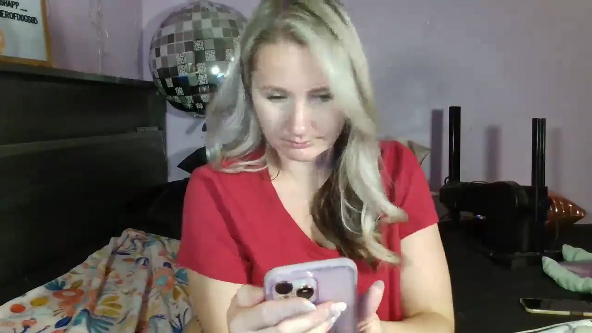 Gallery image thumbnail from EmmaHaze's myfreecams stream on, 03/13/2025, 04:04 image 5 of 20