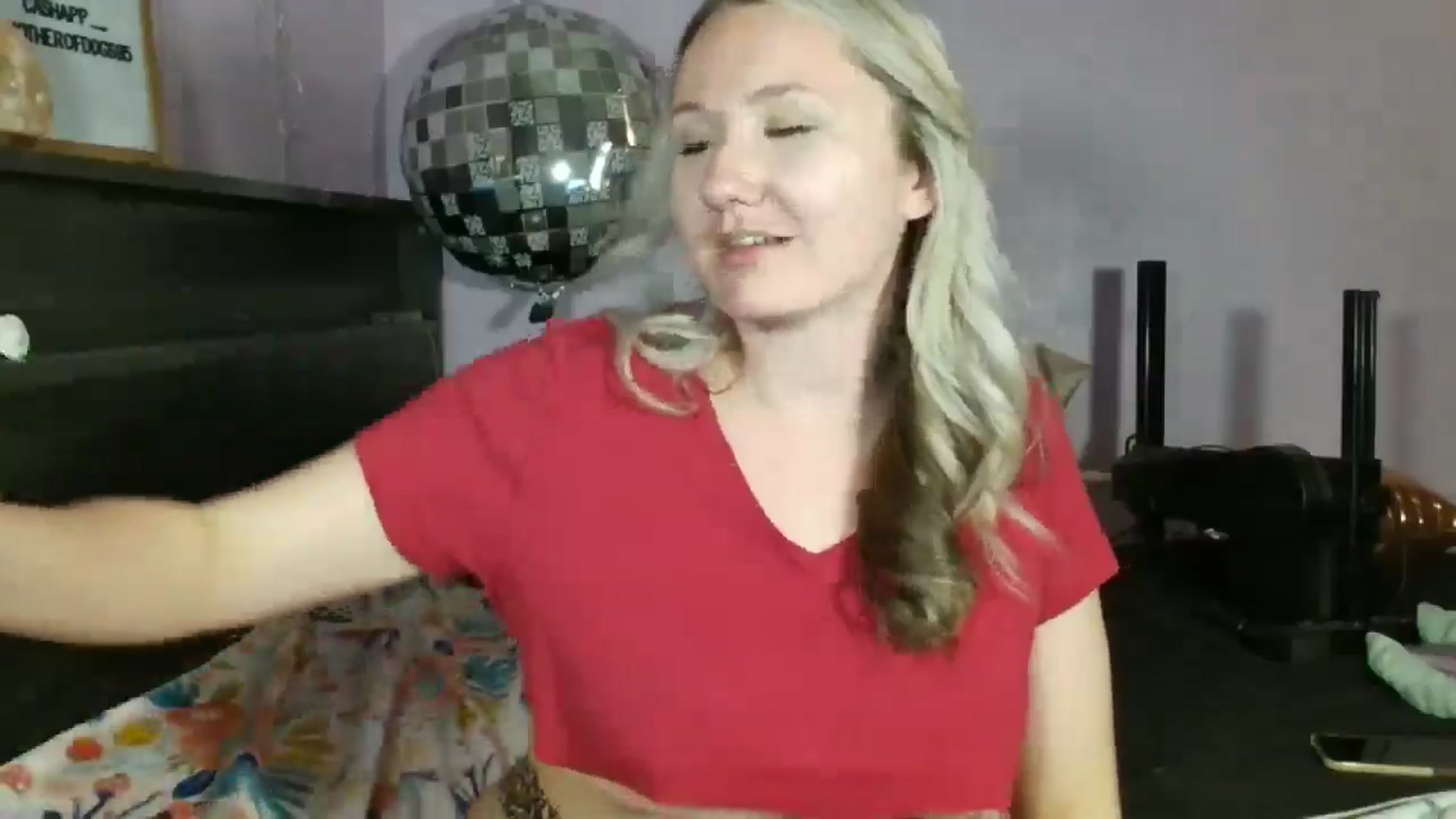 Gallery image thumbnail from EmmaHaze's myfreecams stream on, 03/13/2025, 04:04 image 12 of 20