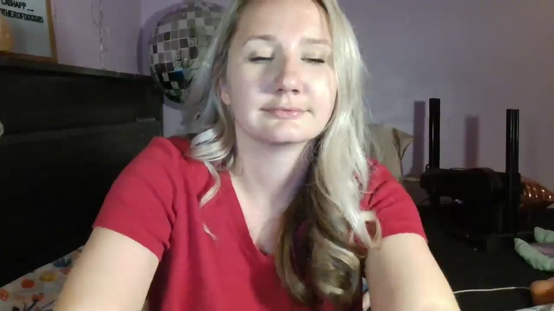 Gallery image thumbnail from EmmaHaze's myfreecams stream on, 03/13/2025, 05:04 image 8 of 20