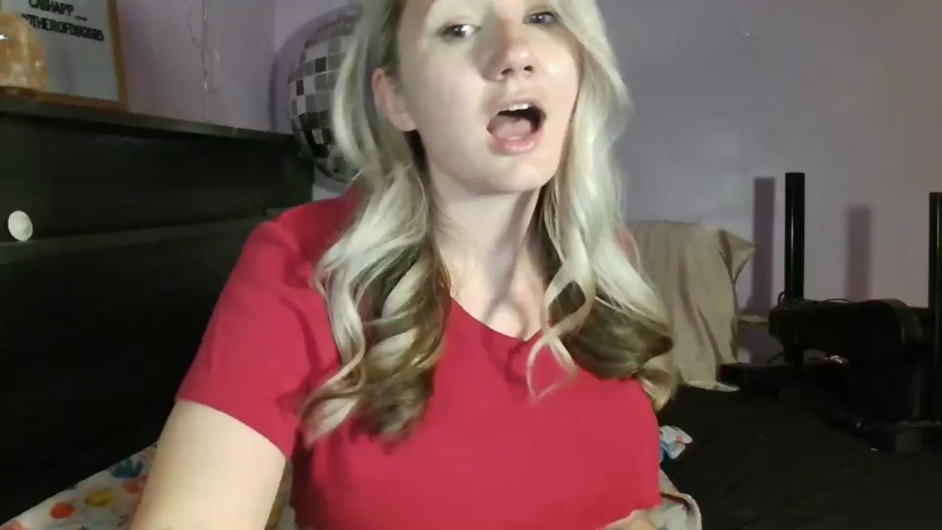 Gallery image thumbnail from EmmaHaze's myfreecams stream on, 03/13/2025, 05:26 image 1 of 20