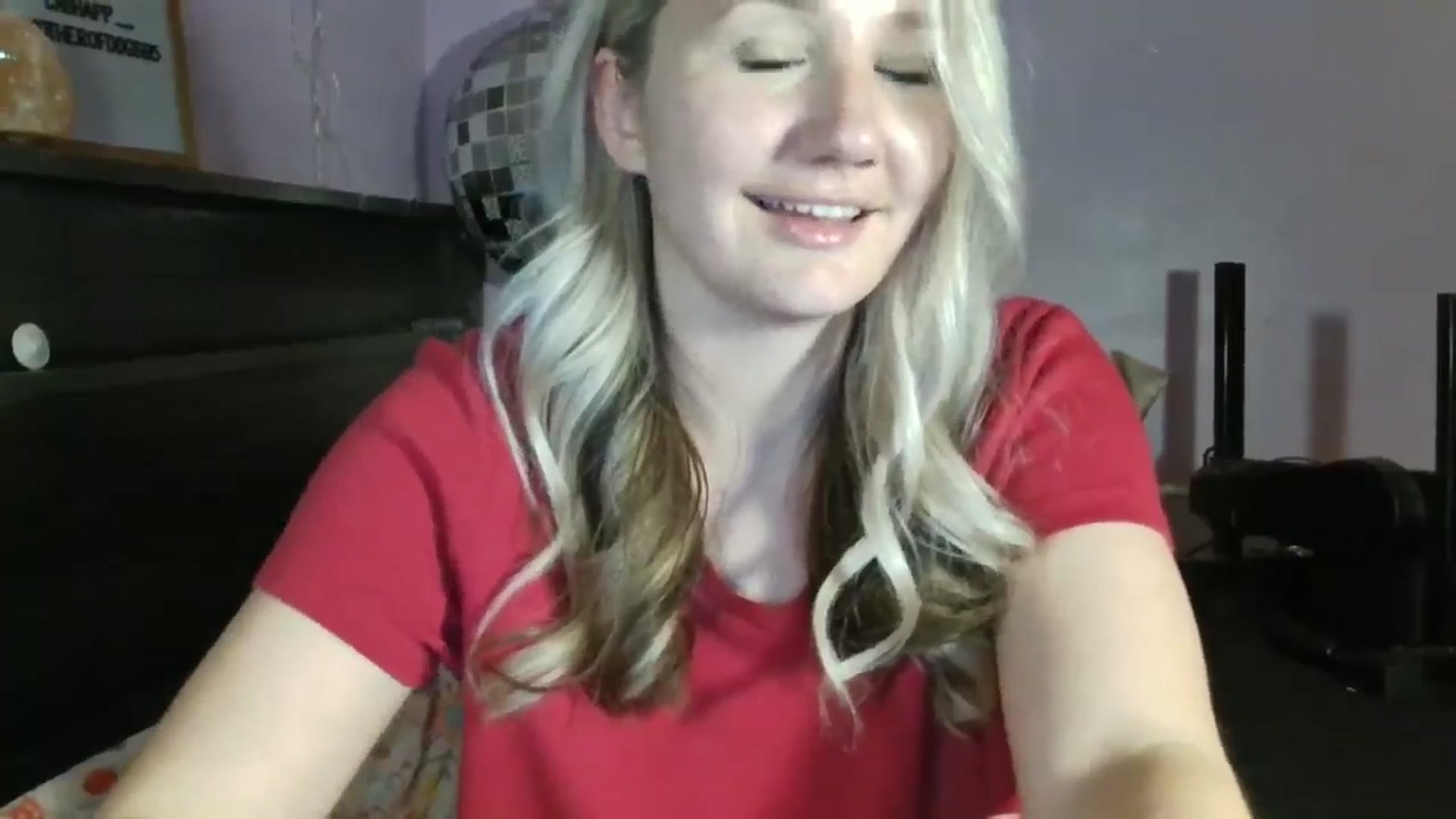 Gallery image thumbnail from EmmaHaze's myfreecams stream on, 03/13/2025, 05:26 image 6 of 20