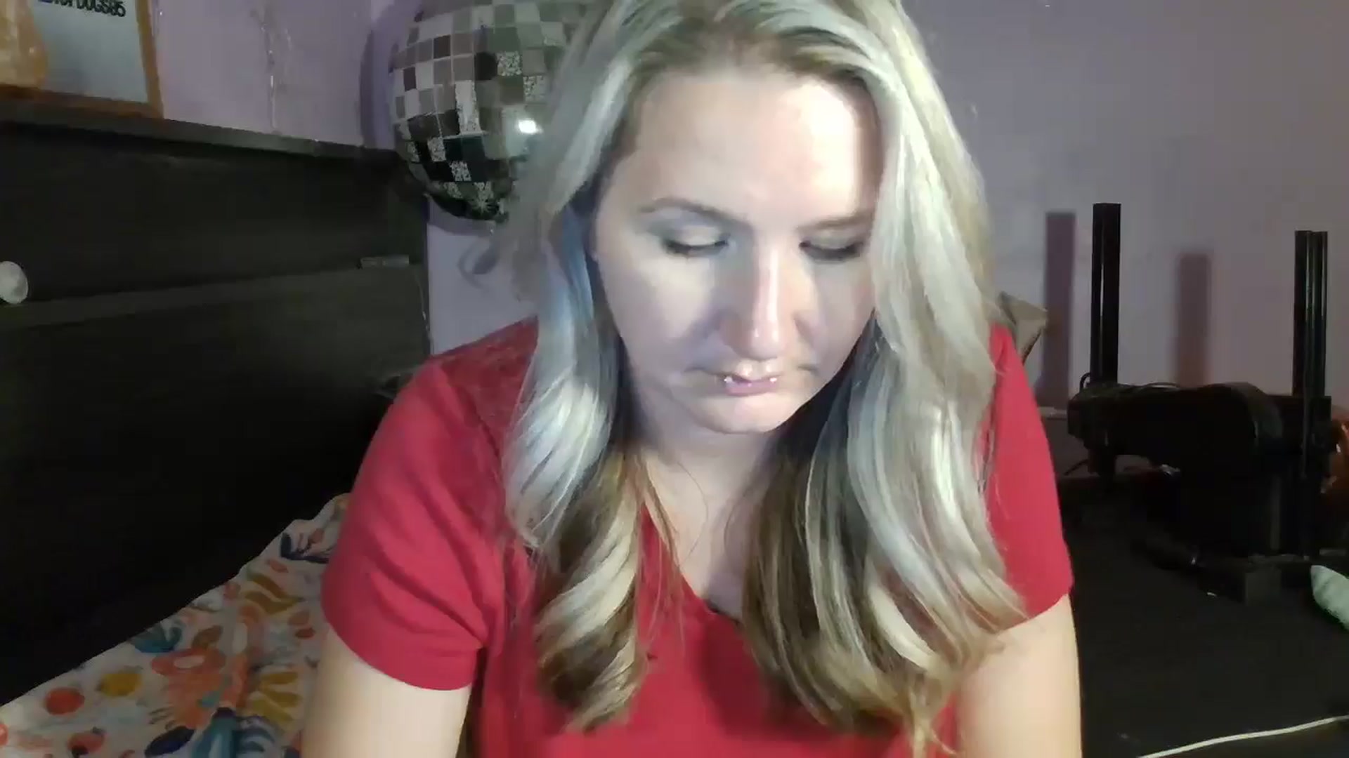 Gallery image thumbnail from EmmaHaze's myfreecams stream on, 03/13/2025, 06:01 image 17 of 20