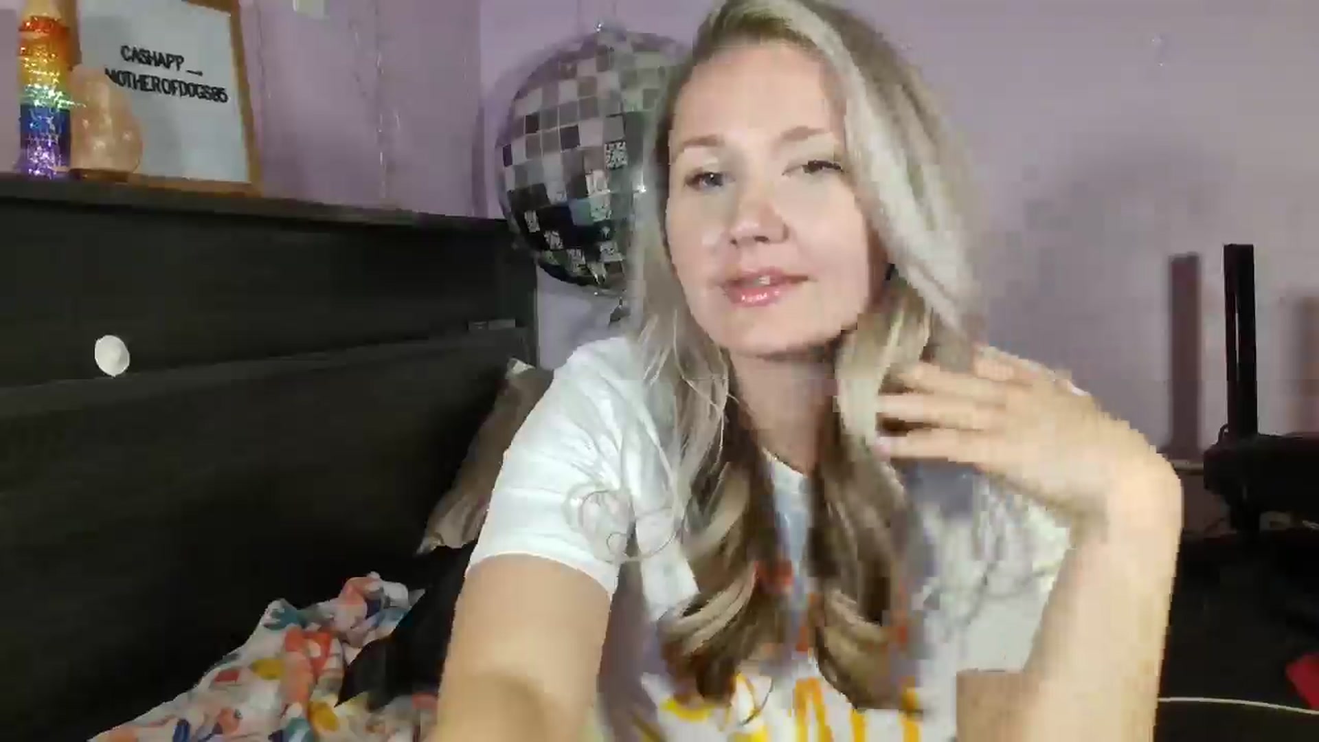 Gallery image thumbnail from EmmaHaze's myfreecams stream on, 03/17/2025, 05:29 image 7 of 20