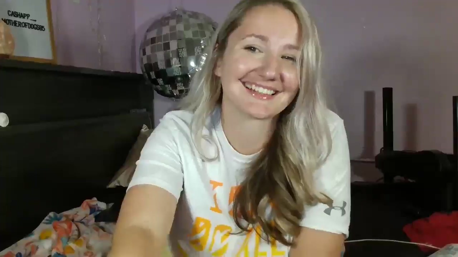 Gallery image thumbnail from EmmaHaze's myfreecams stream on, 03/17/2025, 05:29 image 20 of 20