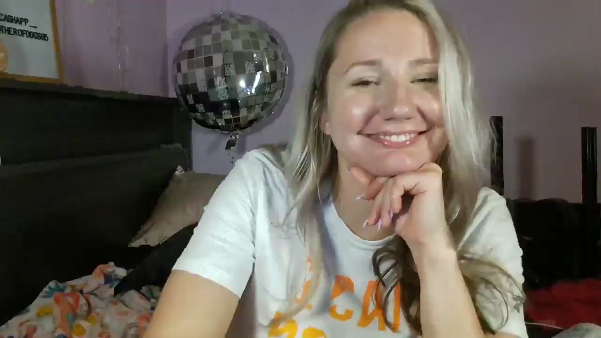 Gallery image thumbnail from EmmaHaze's myfreecams stream on, 03/17/2025, 05:48 image 18 of 20