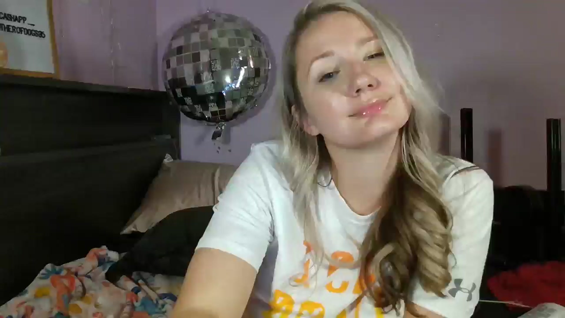 Gallery image thumbnail from EmmaHaze's myfreecams stream on, 03/17/2025, 05:48 image 16 of 20