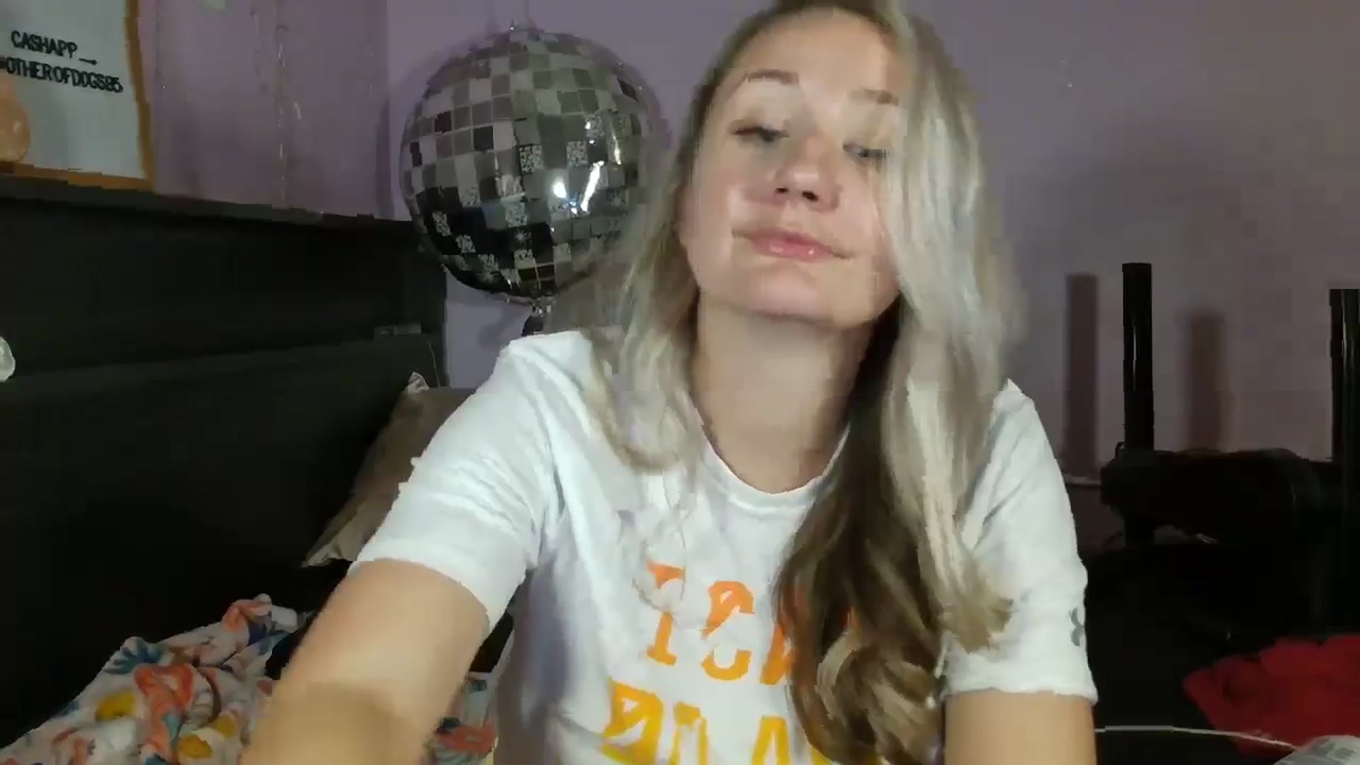 Gallery image thumbnail from EmmaHaze's myfreecams stream on, 03/17/2025, 05:48 image 5 of 20