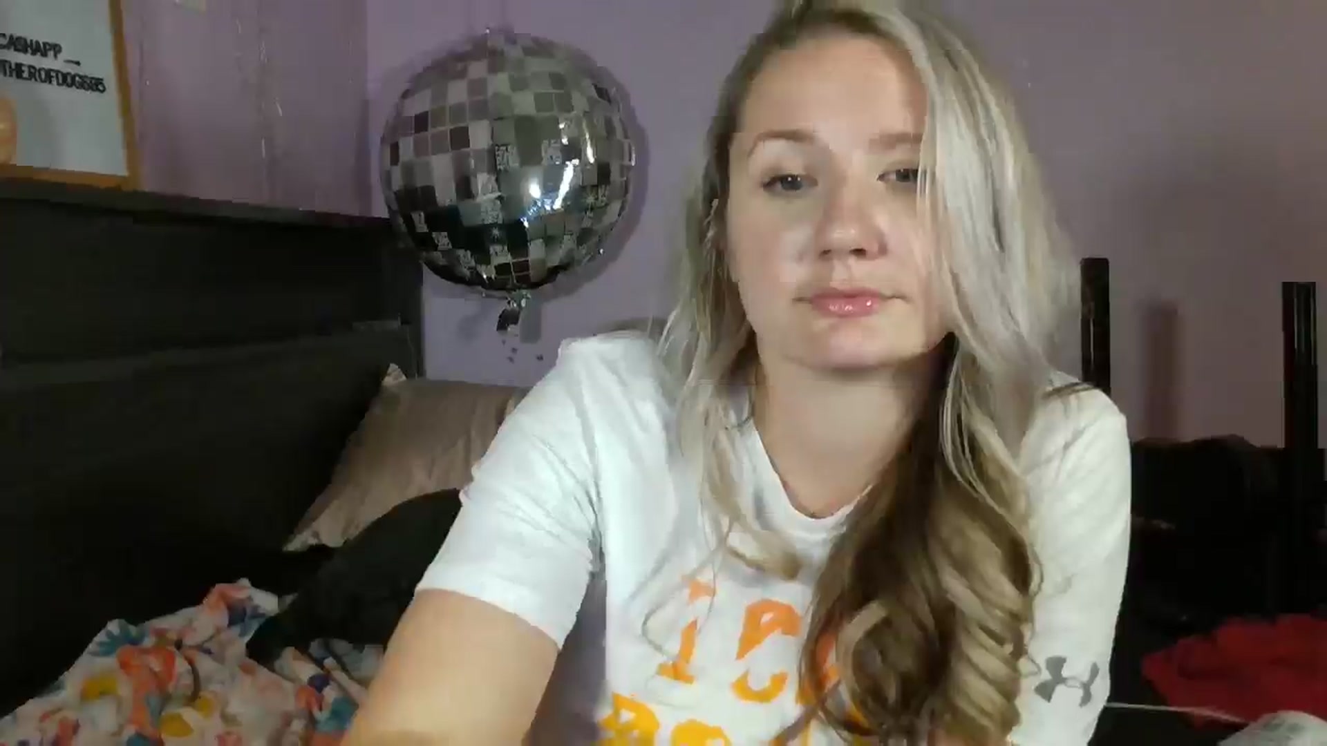 Gallery image thumbnail from EmmaHaze's myfreecams stream on, 03/17/2025, 05:48 image 15 of 20