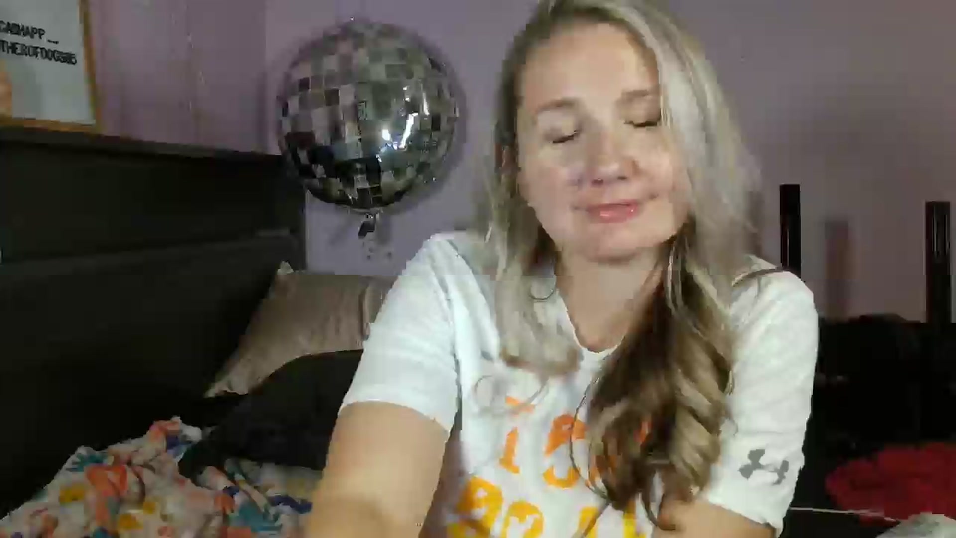 Gallery image thumbnail from EmmaHaze's myfreecams stream on, 03/17/2025, 05:48 image 13 of 20