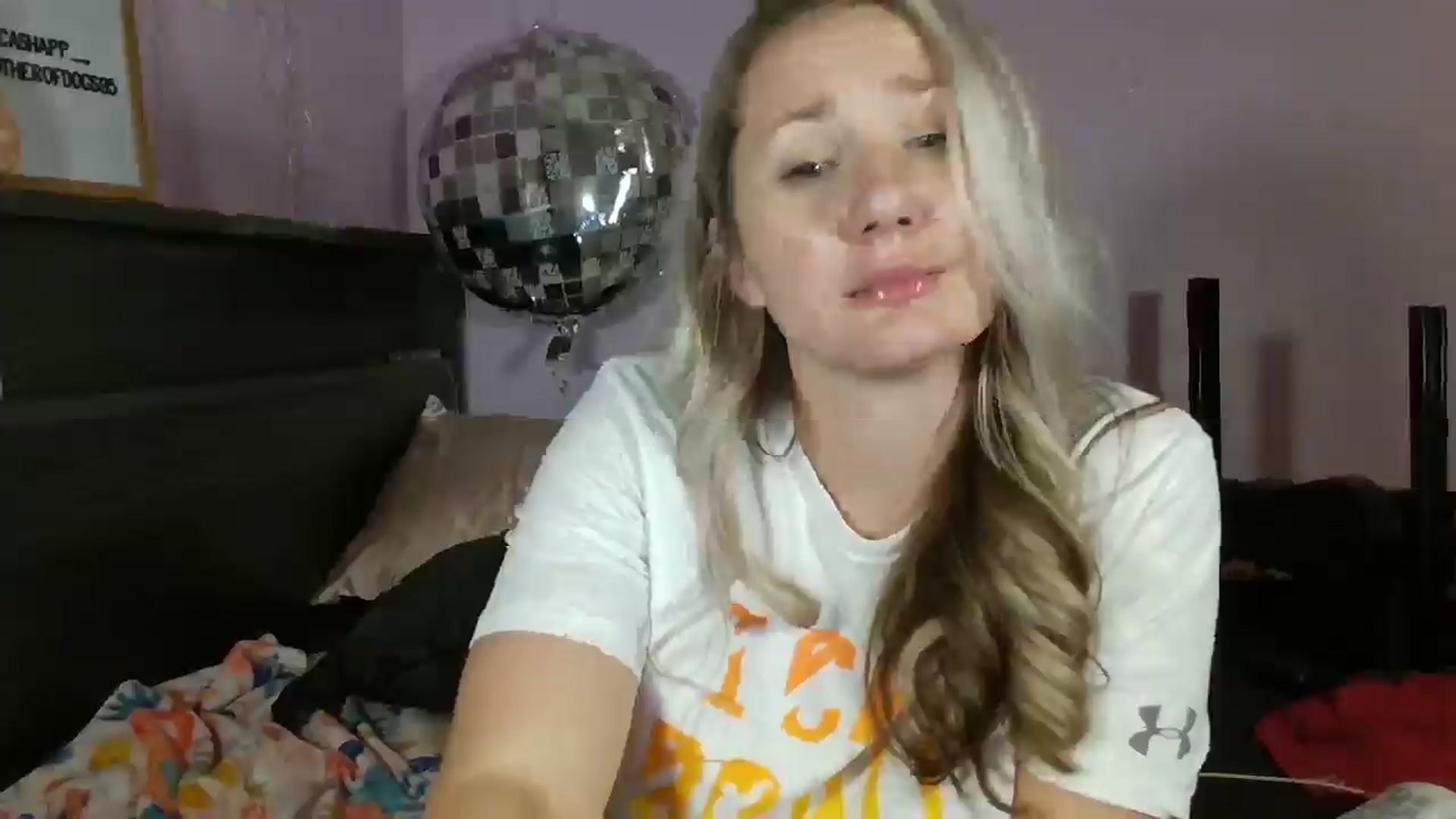 Gallery image thumbnail from EmmaHaze's myfreecams stream on, 03/17/2025, 05:48 image 14 of 20