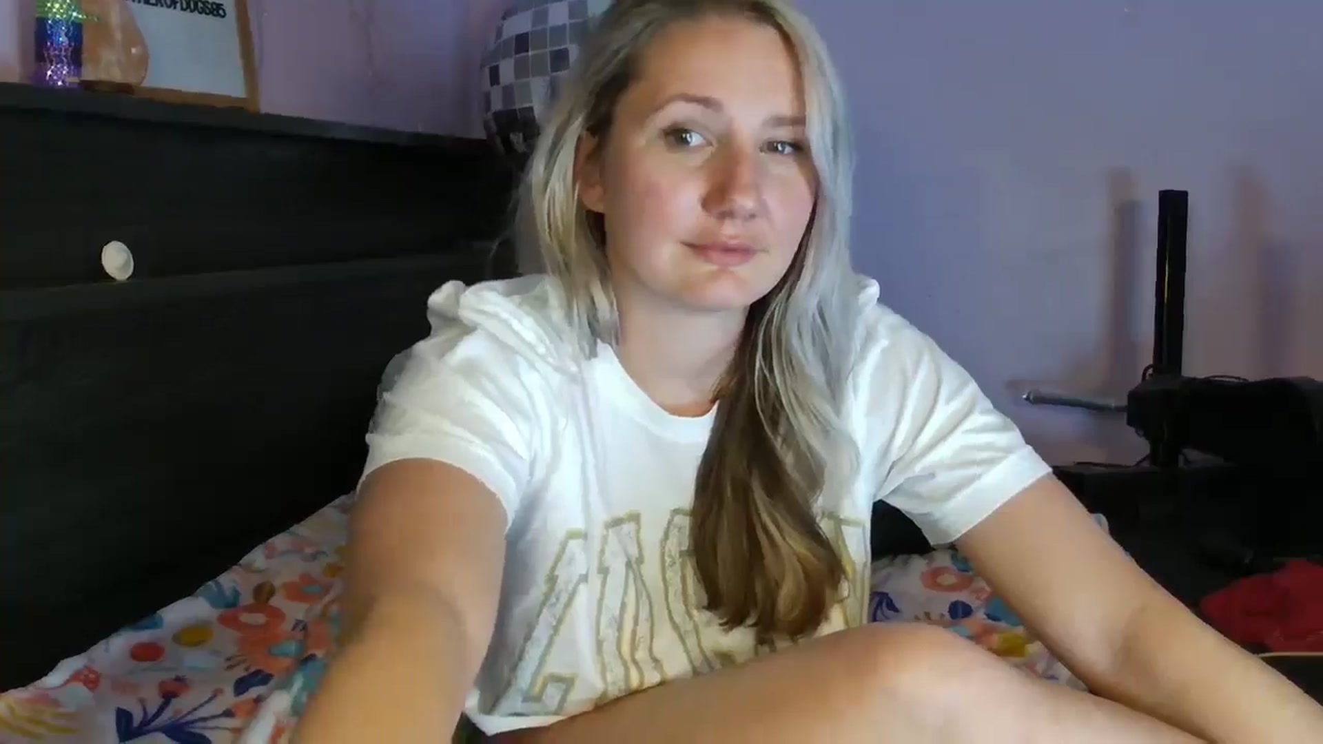 Gallery image thumbnail from EmmaHaze's myfreecams stream on, 03/18/2025, 06:49 image 8 of 20