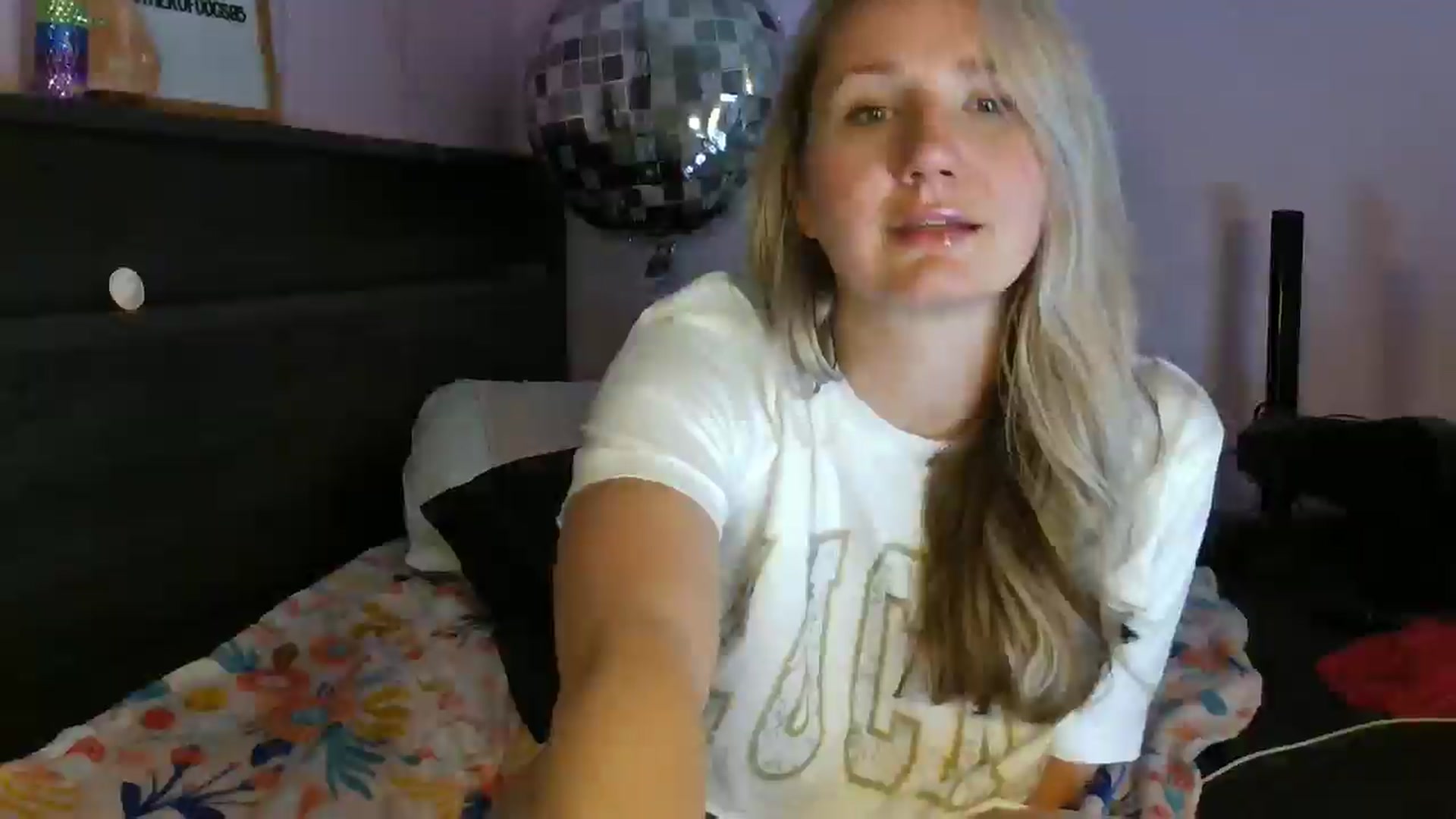 Gallery image thumbnail from EmmaHaze's myfreecams stream on, 03/18/2025, 06:49 image 20 of 20