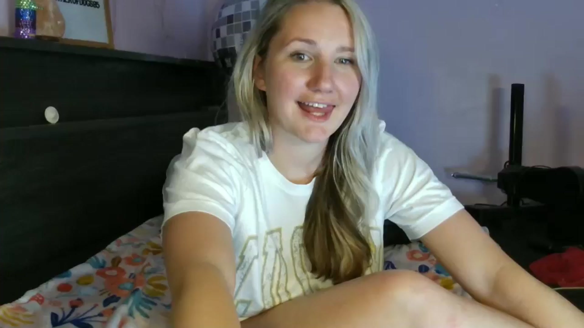 Gallery image thumbnail from EmmaHaze's myfreecams stream on, 03/18/2025, 06:49 image 5 of 20