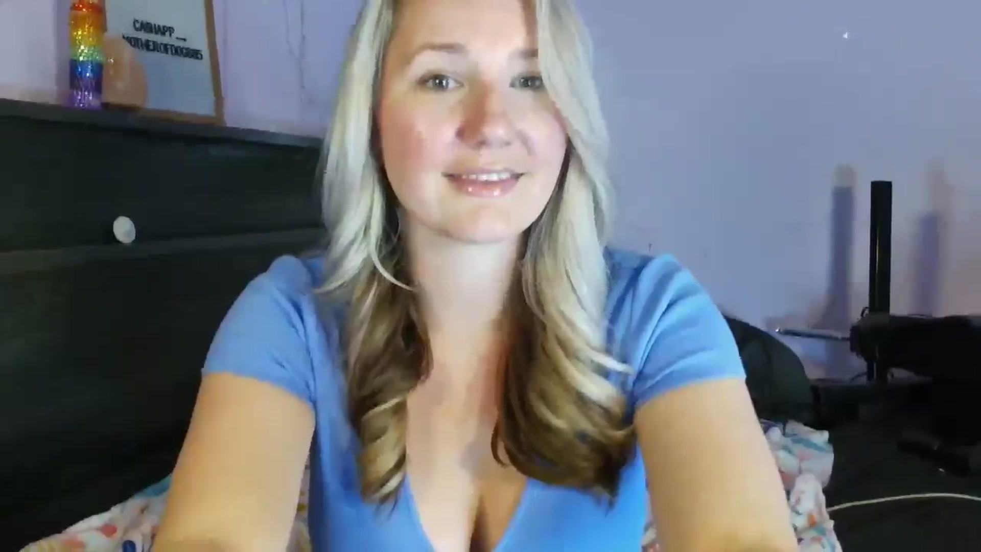 Gallery image thumbnail from EmmaHaze's myfreecams stream on, 03/19/2025, 03:10 image 7 of 20