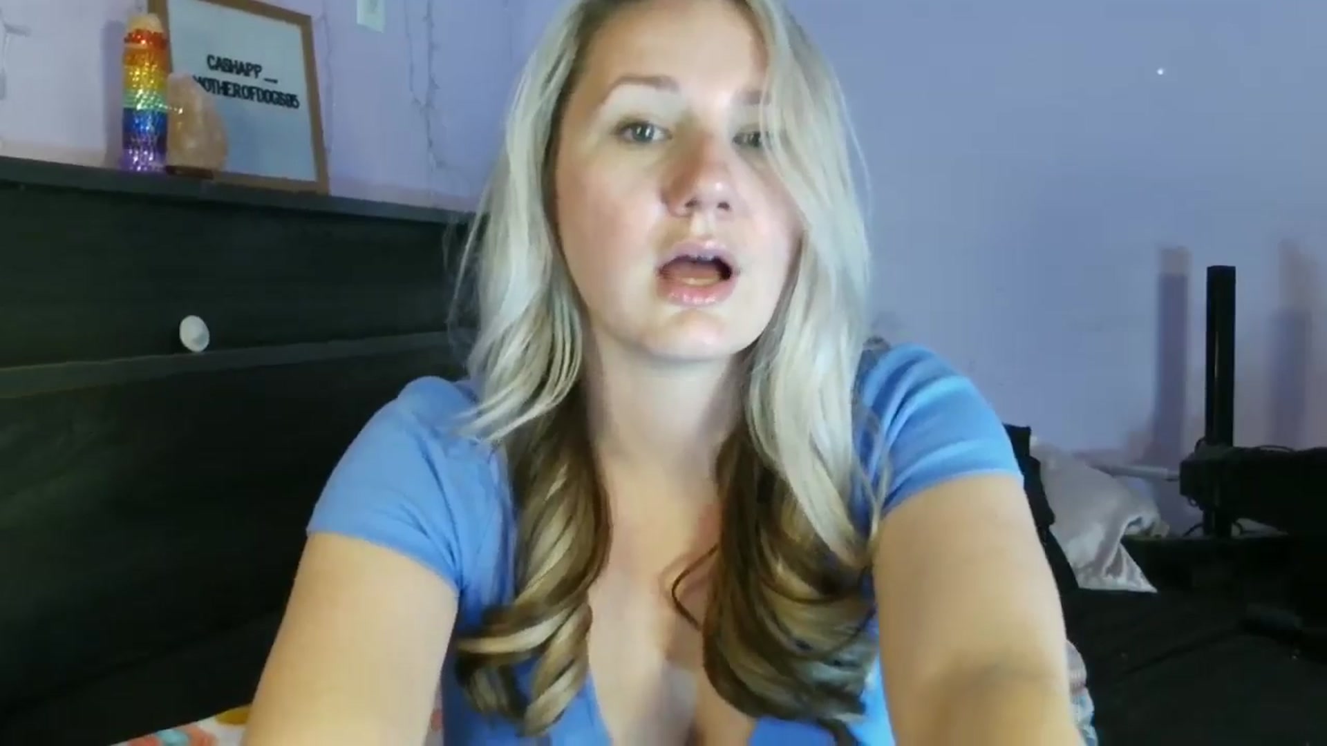 Gallery image thumbnail from EmmaHaze's myfreecams stream on, 03/19/2025, 04:52 image 17 of 20
