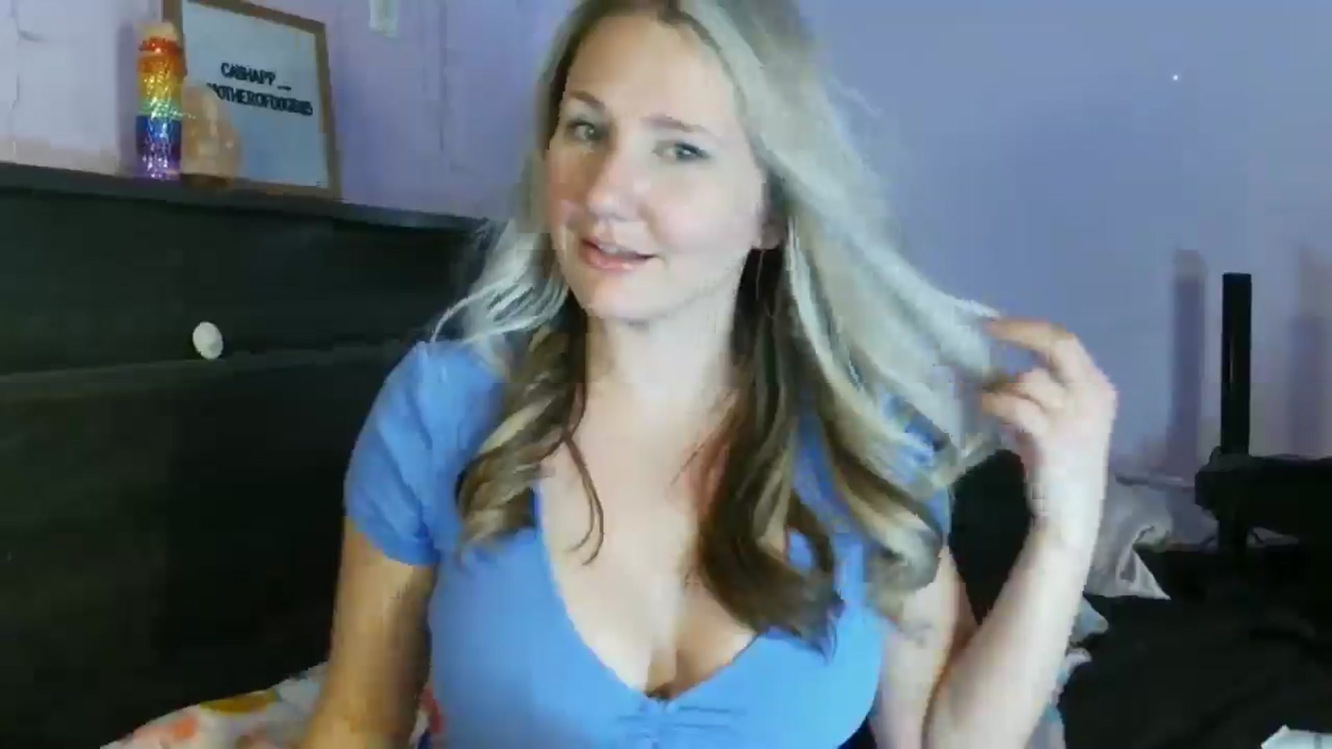 Gallery image thumbnail from EmmaHaze's myfreecams stream on, 03/19/2025, 05:11 image 10 of 20