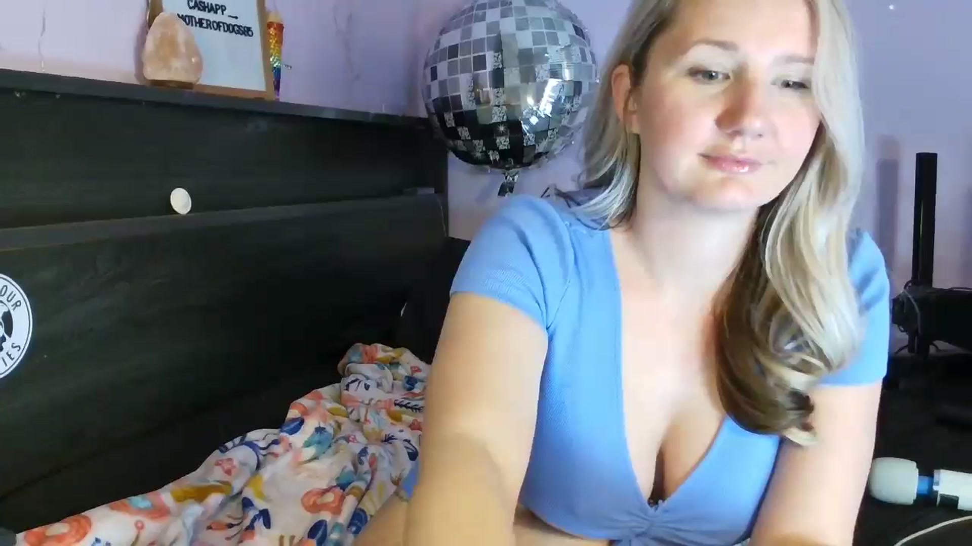 Gallery image thumbnail from EmmaHaze's myfreecams stream on, 03/19/2025, 06:15 image 15 of 20