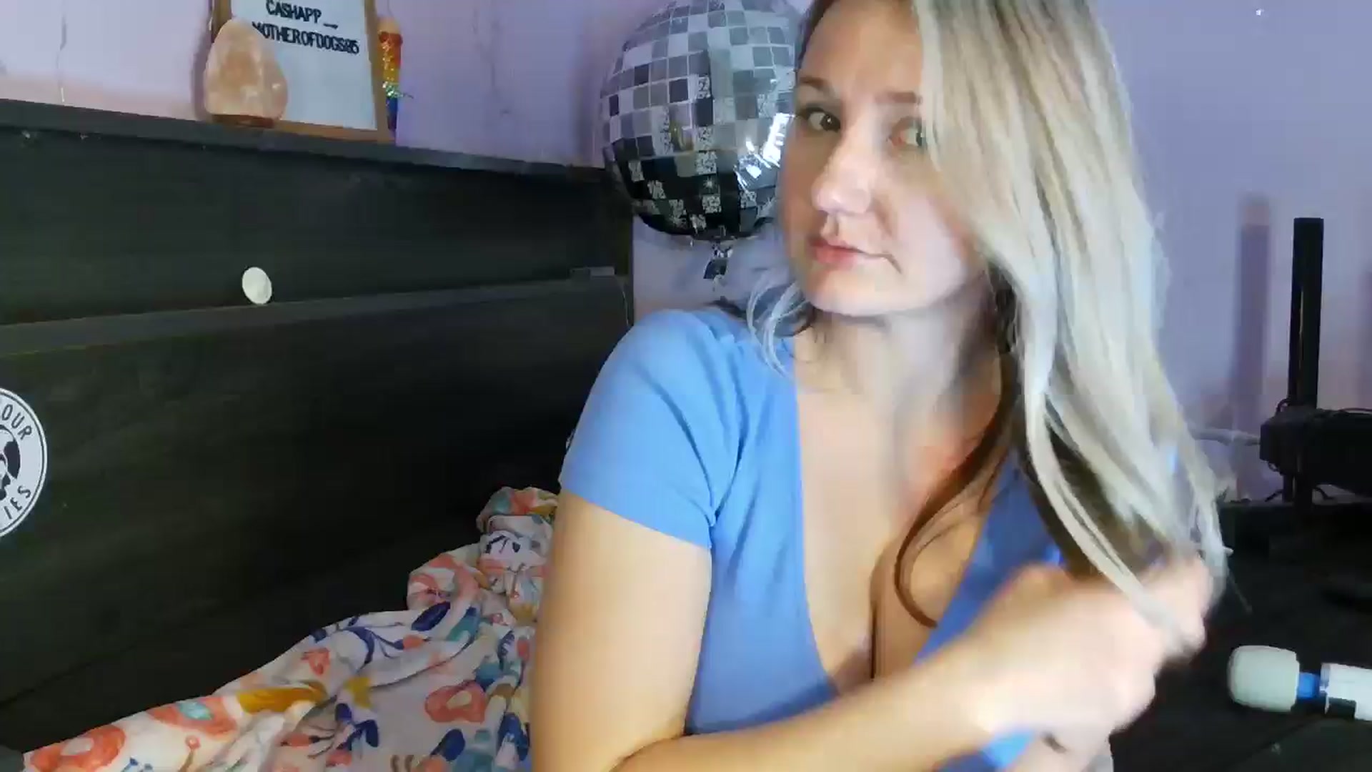 Gallery image thumbnail from EmmaHaze's myfreecams stream on, 03/19/2025, 06:15 image 19 of 20