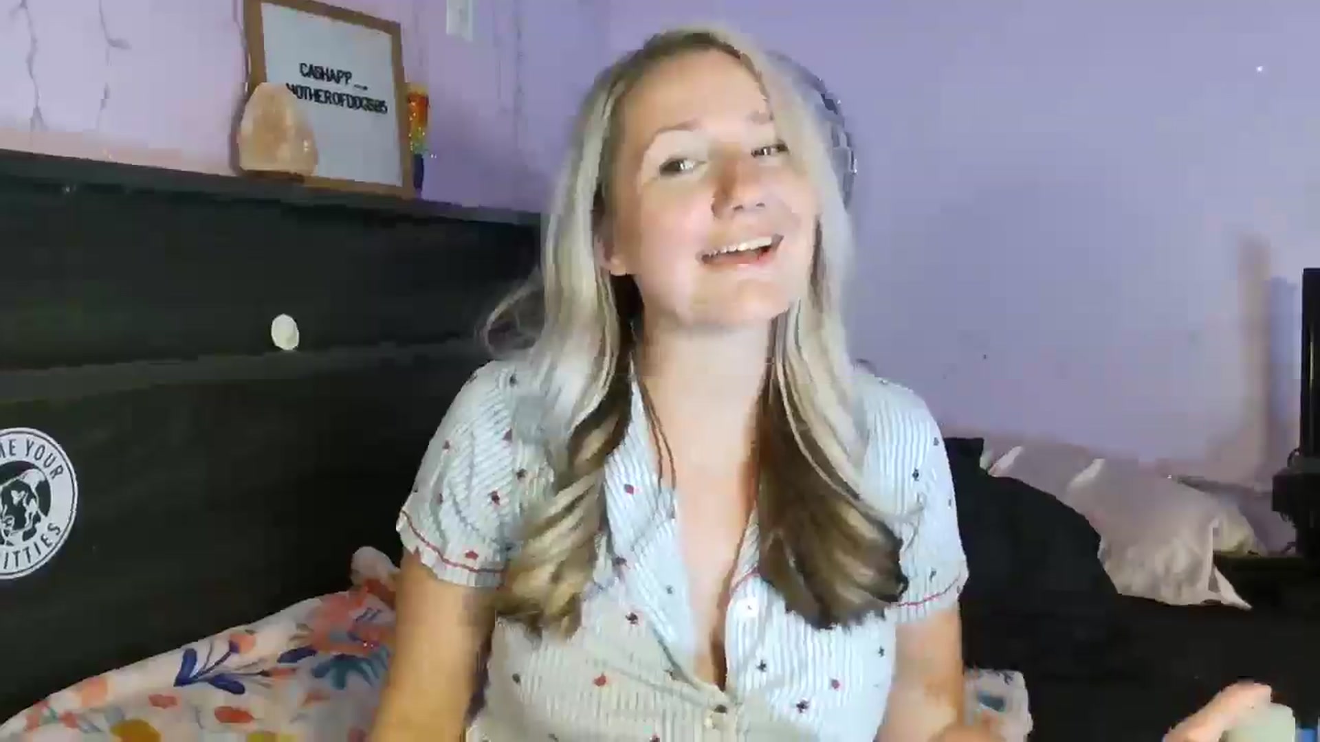 Gallery image thumbnail from EmmaHaze's myfreecams stream on, 03/20/2025, 05:42 image 12 of 20