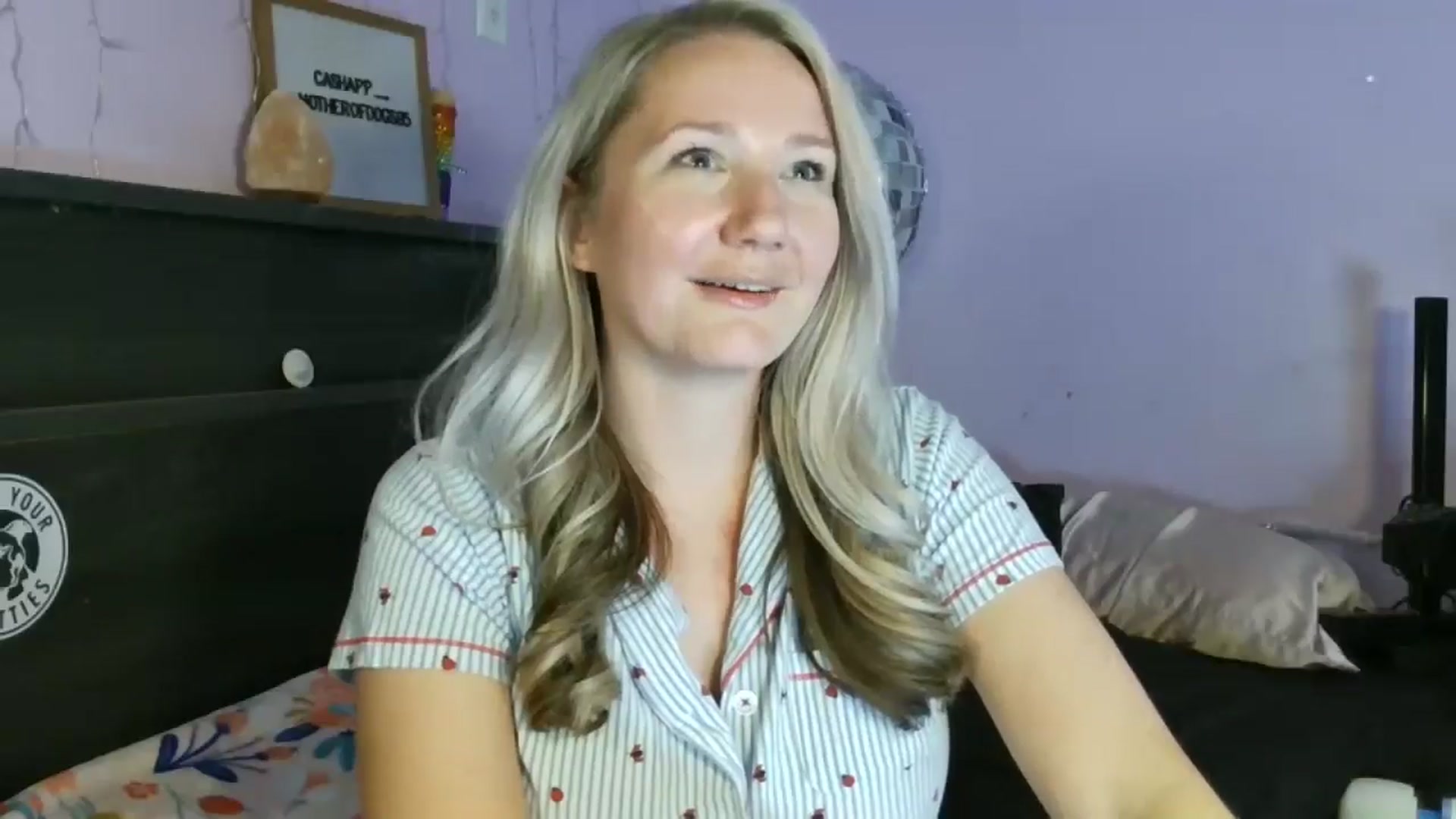 Gallery image thumbnail from EmmaHaze's myfreecams stream on, 03/20/2025, 05:42 image 19 of 20