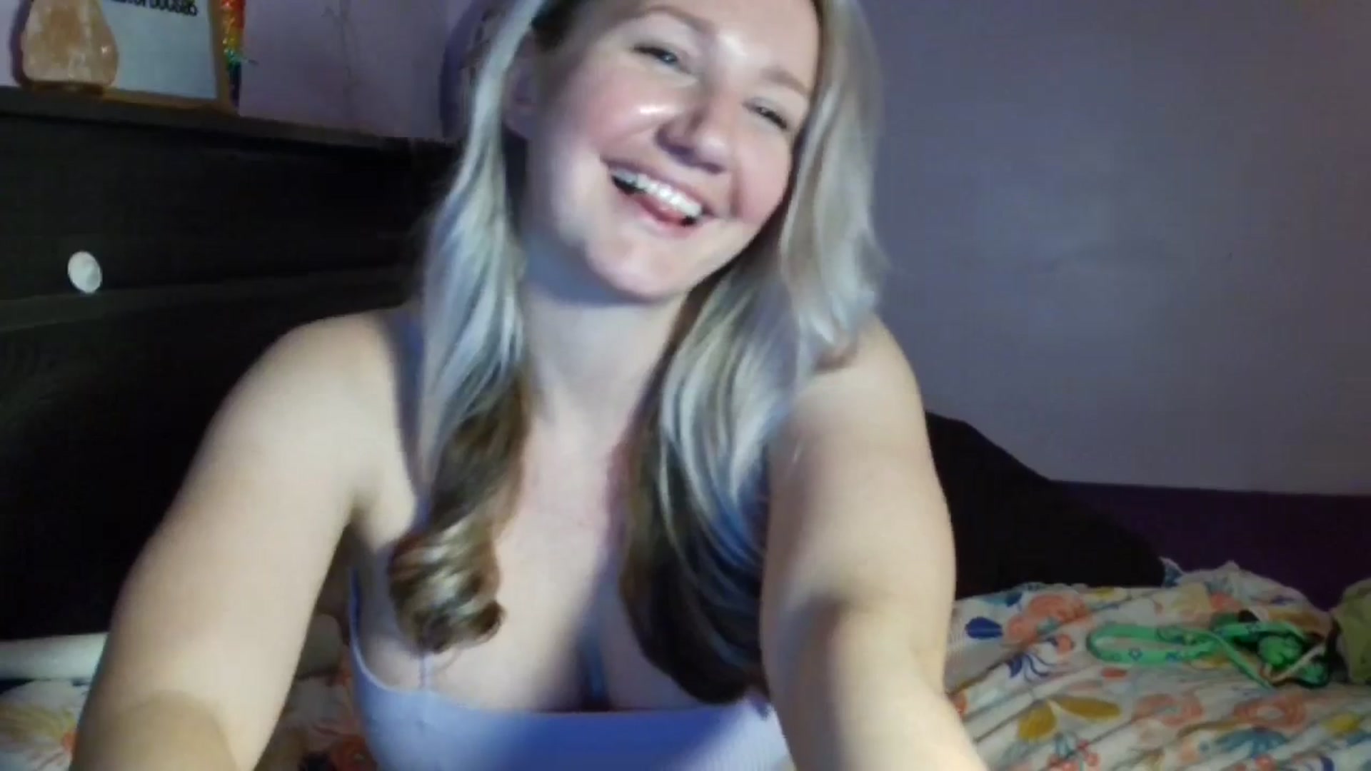 Gallery image thumbnail from EmmaHaze's myfreecams stream on, 03/24/2025, 04:12 image 11 of 20