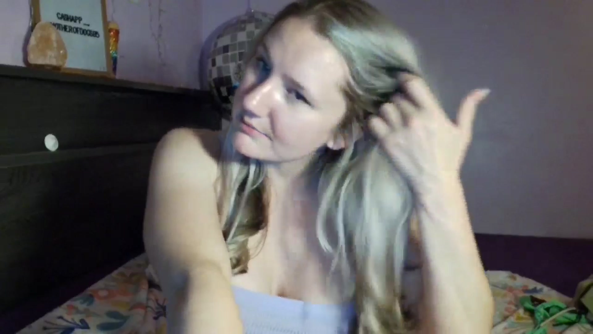 Gallery image thumbnail from EmmaHaze's myfreecams stream on, 03/24/2025, 05:08 image 16 of 20