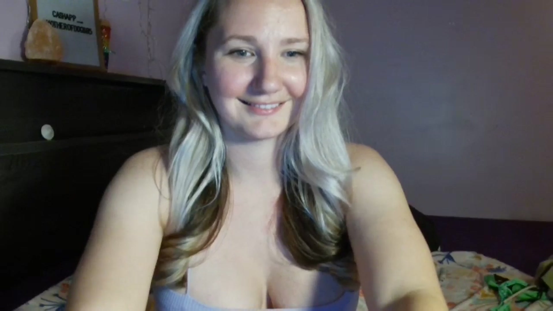 Gallery image thumbnail from EmmaHaze's myfreecams stream on, 03/24/2025, 05:08 image 18 of 20