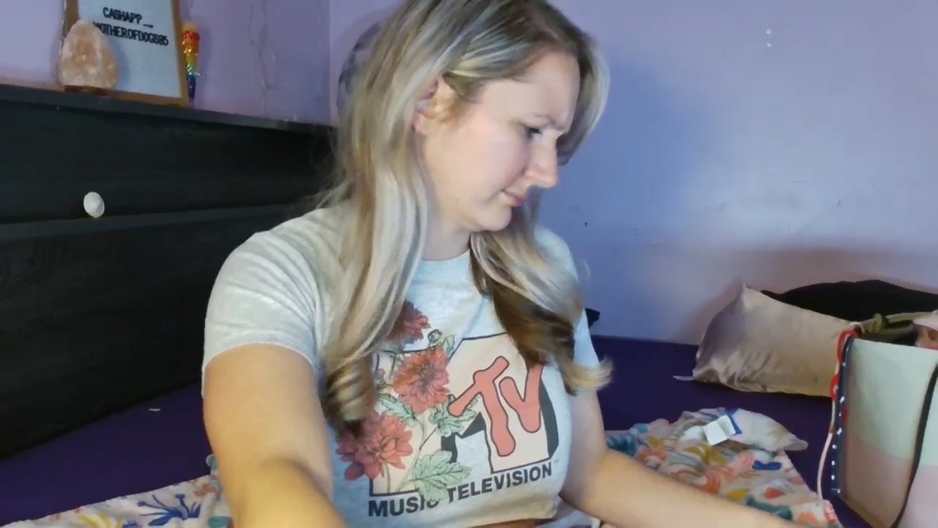 Gallery image thumbnail from EmmaHaze's myfreecams stream on, 03/25/2025, 04:59 image 15 of 20