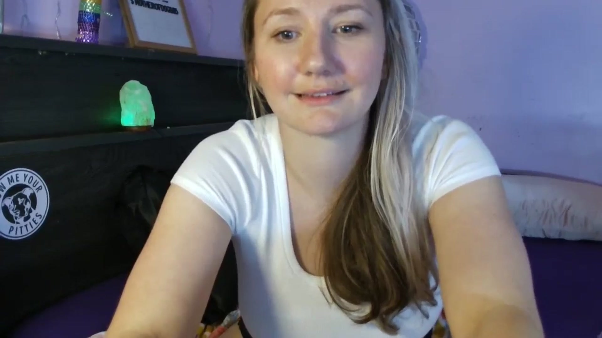 Gallery image thumbnail from EmmaHaze's myfreecams stream on, 03/30/2025, 05:48 image 9 of 20
