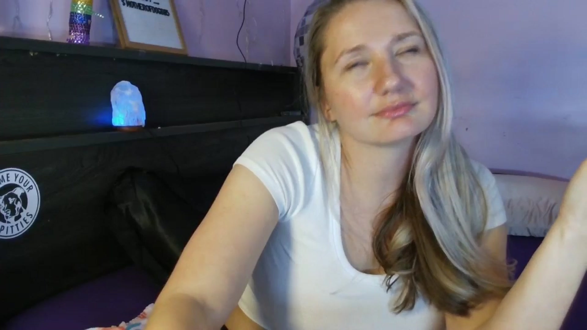 Gallery image thumbnail from EmmaHaze's myfreecams stream on, 03/30/2025, 05:48 image 20 of 20
