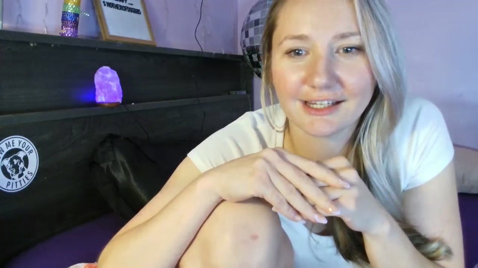 Gallery image thumbnail from EmmaHaze's myfreecams stream on, 03/30/2025, 05:48 image 12 of 20