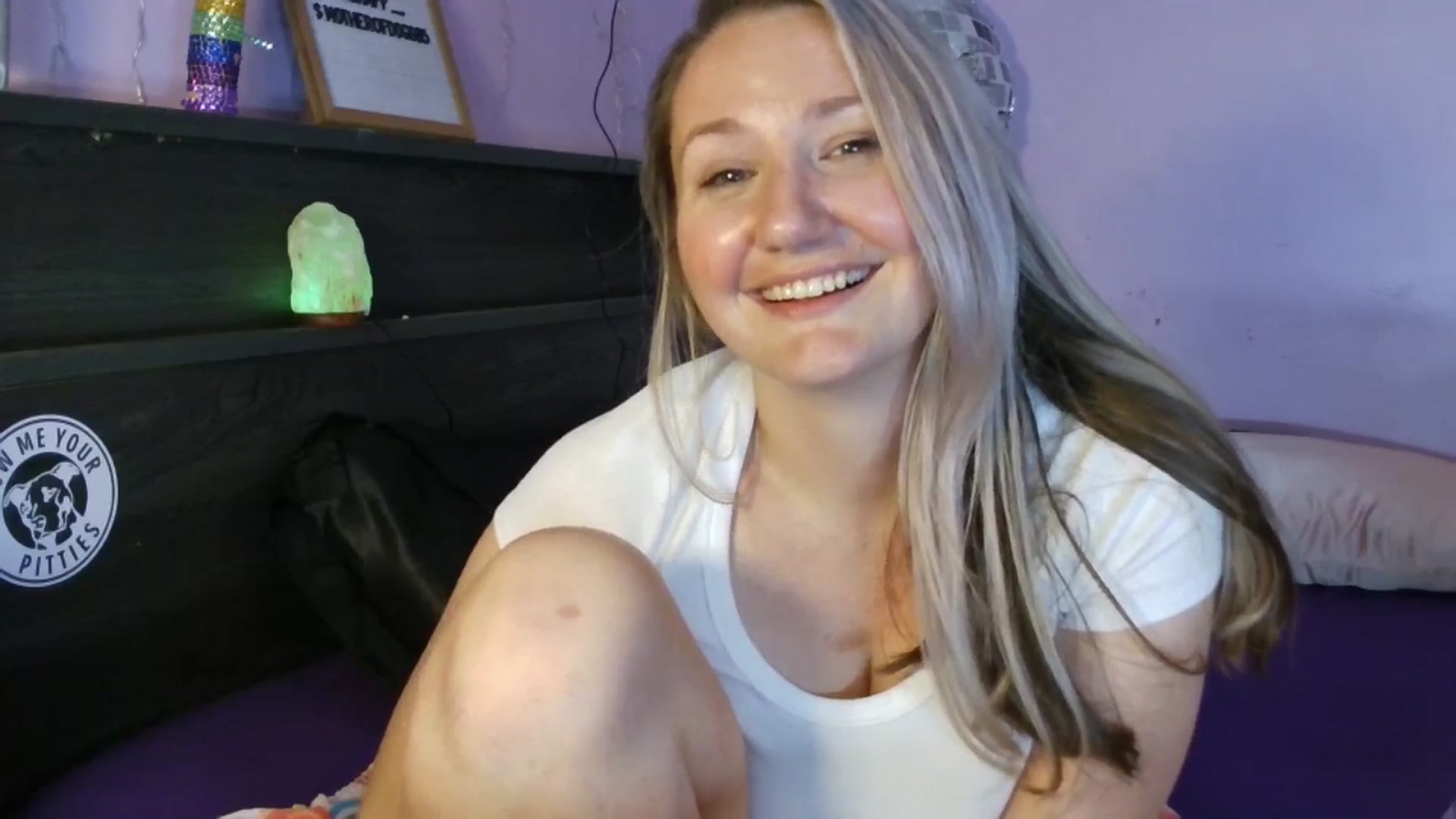 Gallery image thumbnail from EmmaHaze's myfreecams stream on, 03/30/2025, 05:48 image 14 of 20