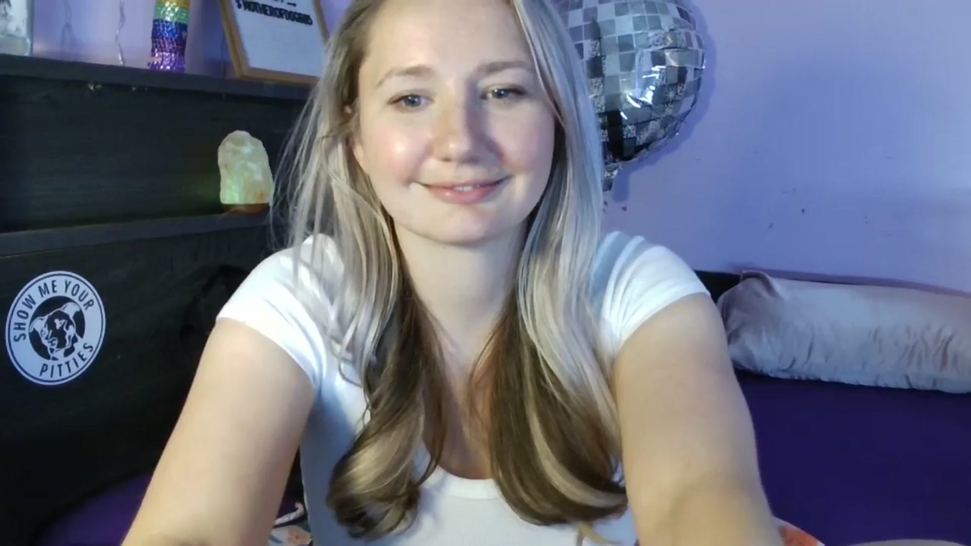 Gallery image thumbnail from EmmaHaze's myfreecams stream on, 03/30/2025, 05:48 image 2 of 20
