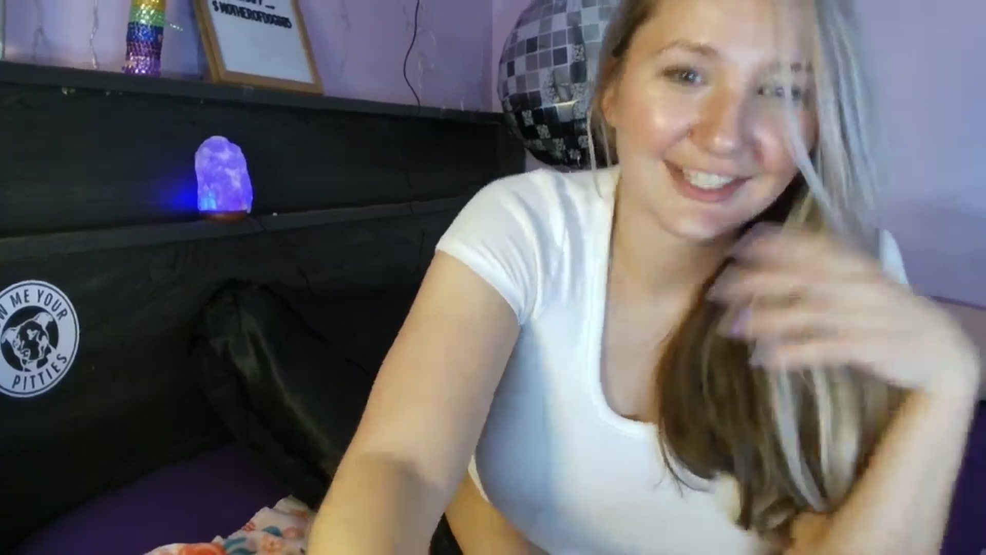 Gallery image thumbnail from EmmaHaze's myfreecams stream on, 03/30/2025, 05:48 image 8 of 20