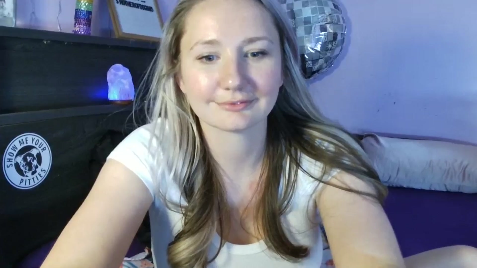 Gallery image thumbnail from EmmaHaze's myfreecams stream on, 03/30/2025, 05:48 image 5 of 20