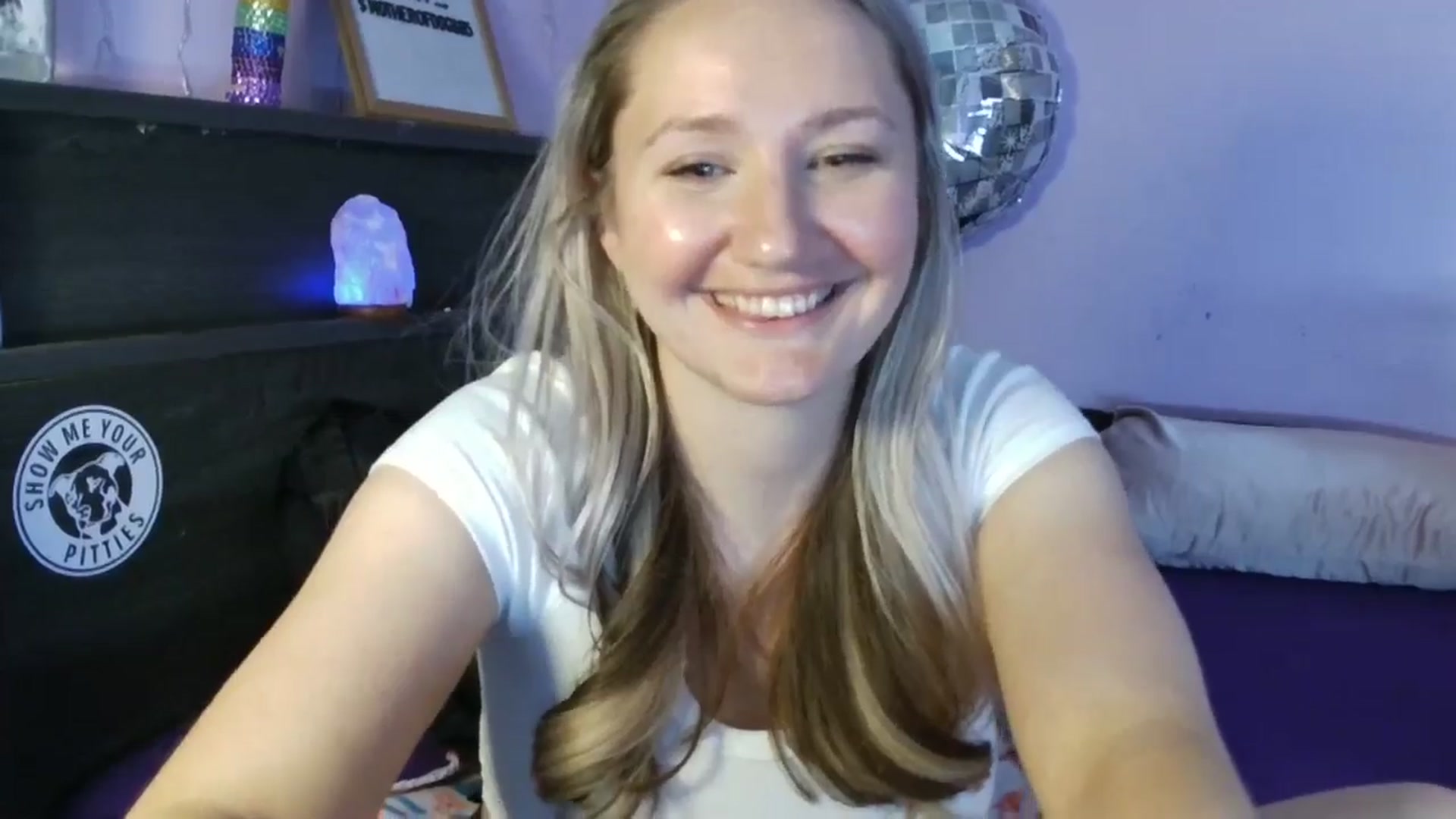 Gallery image thumbnail from EmmaHaze's myfreecams stream on, 03/30/2025, 05:48 image 4 of 20