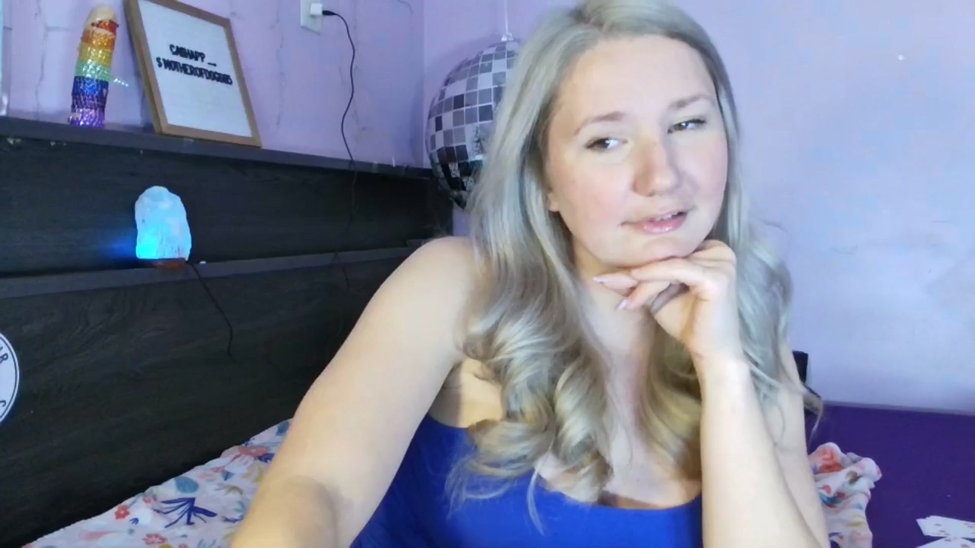 Gallery image thumbnail from EmmaHaze's myfreecams stream on, 04/11/2025, 03:48 image 2 of 20