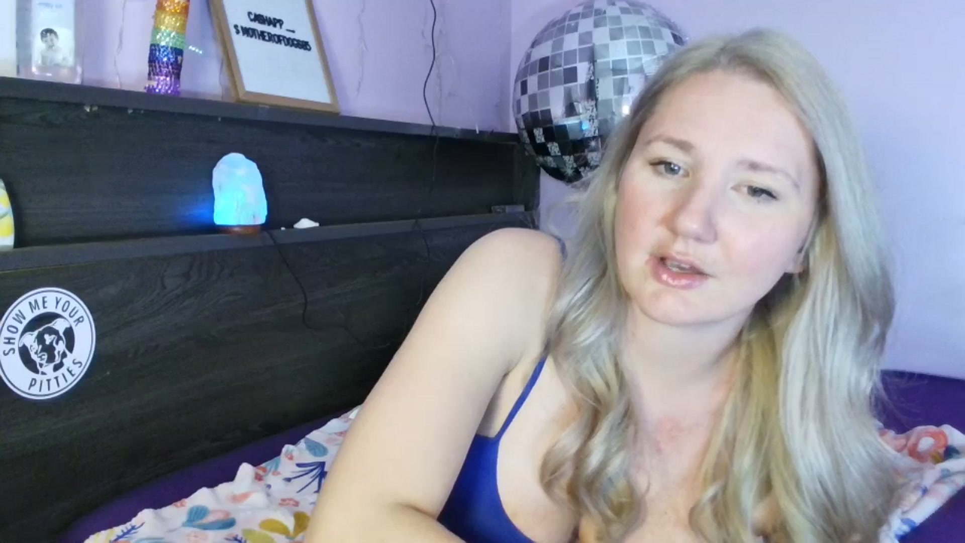 Gallery image thumbnail from EmmaHaze's myfreecams stream on, 04/11/2025, 05:30 image 20 of 20