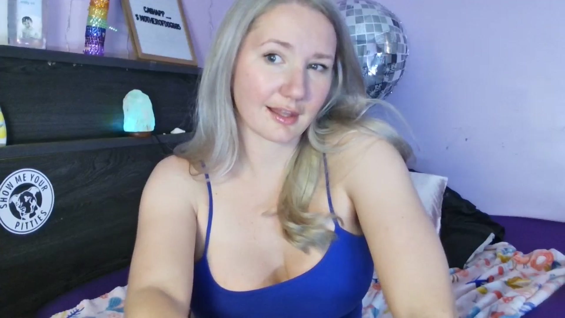 Gallery image thumbnail from EmmaHaze's myfreecams stream on, 04/11/2025, 05:30 image 17 of 20