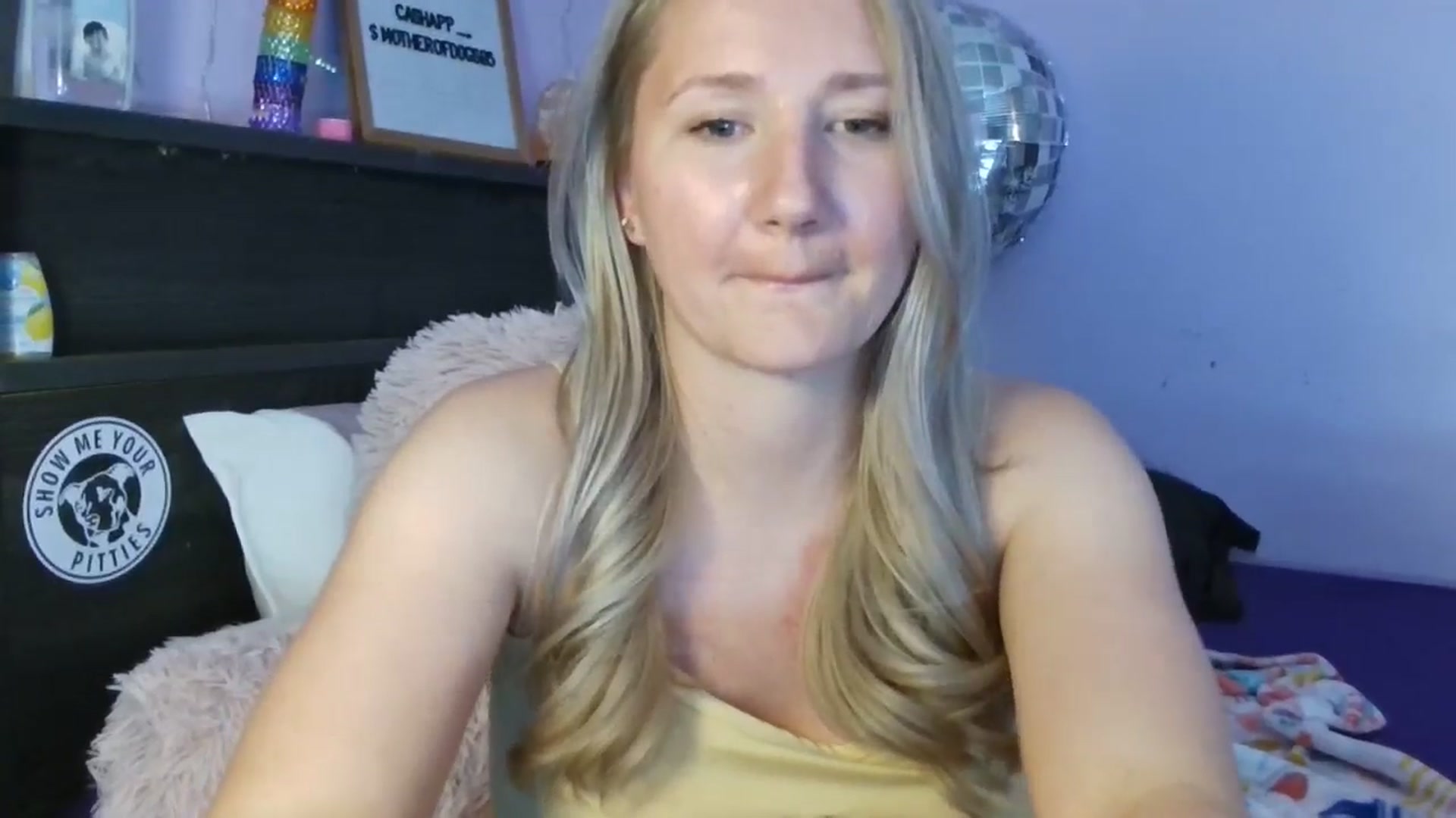 Gallery image thumbnail from EmmaHaze's myfreecams stream on, 04/14/2025, 04:50 image 16 of 20