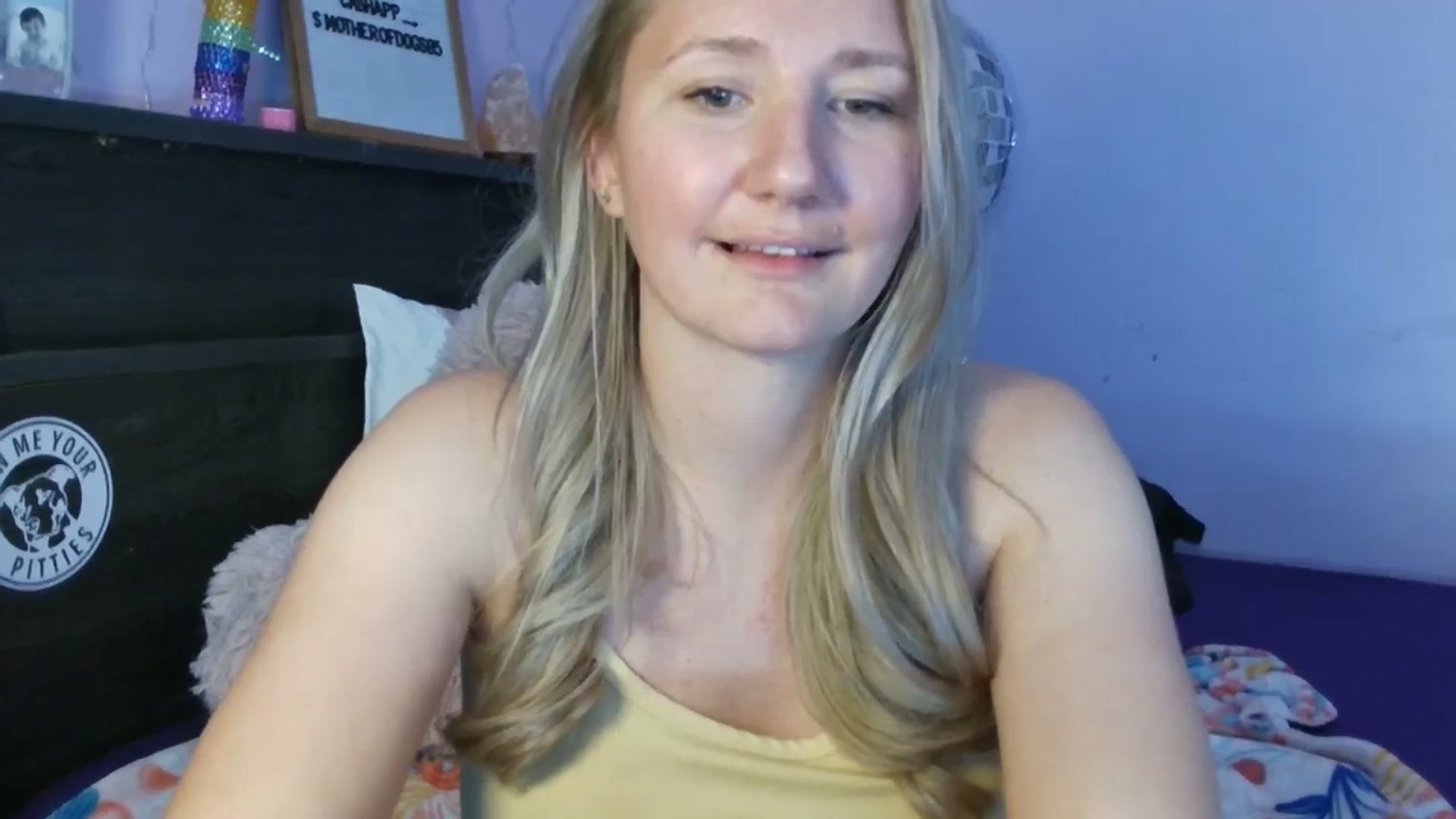 Gallery image thumbnail from EmmaHaze's myfreecams stream on, 04/14/2025, 04:50 image 4 of 20