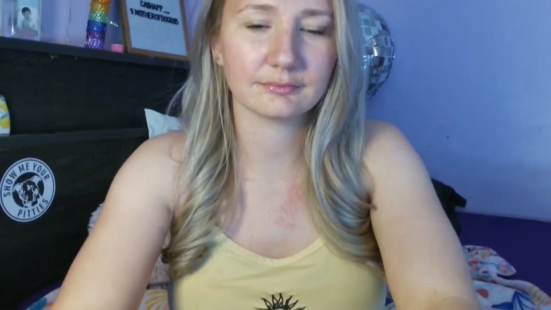 Gallery image thumbnail from EmmaHaze's myfreecams stream on, 04/14/2025, 04:50 image 8 of 20