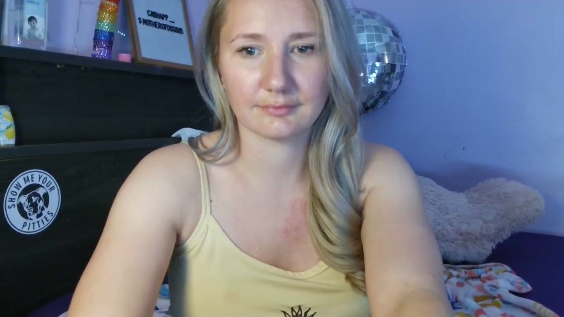 Gallery image thumbnail from EmmaHaze's myfreecams stream on, 04/14/2025, 04:50 image 19 of 20