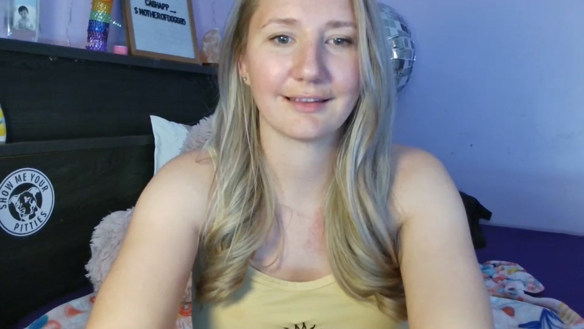 Gallery image thumbnail from EmmaHaze's myfreecams stream on, 04/14/2025, 04:50 image 6 of 20